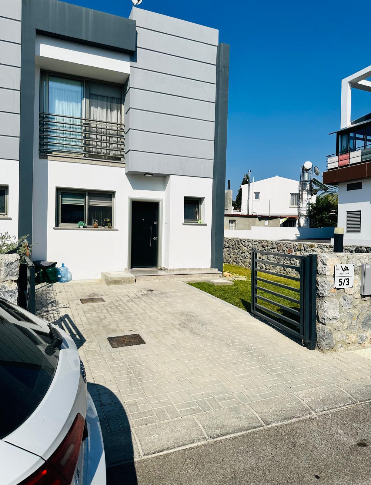 GİRNE ALSANCAK'da SATILIK 2+1 Dublex Villa